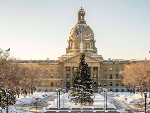 埃德蒙顿中心德尔塔套房酒店