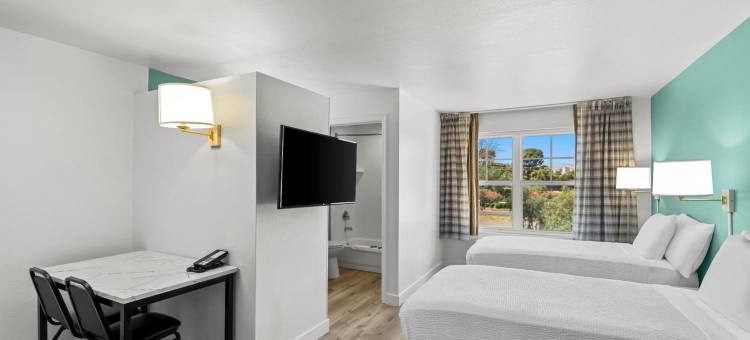 美洲长住套房酒店-拉斯维加斯火烈鸟(MainStay Suites Las Vegas Flamingo)图片