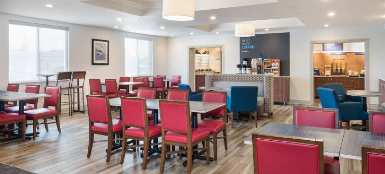 加纳诺克千岛群岛智选假日套房酒店(Holiday Inn Express & Suites 1000 ISLANDS - GANANOQUE by IHG)图片