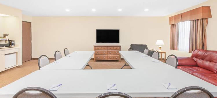 休伦港呗盟套房酒店(Baymont by Wyndham Port Huron)图片