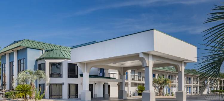 萨凡纳中城戴斯套房酒店(Days Inn & Suites by Wyndham Savannah Midtown)图片