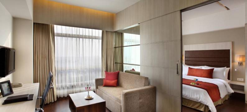 玛哈昆萨罗瓦尔柱廊套房酒店(Mahagun Sarovar Portico Suites)图片