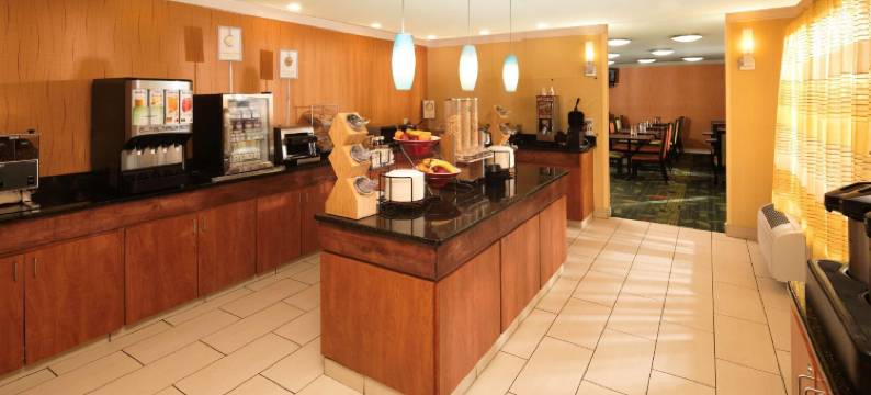 近布拉格堡的费耶特维尔品质酒店Inn(Quality Inn Fayetteville Near Fort Bragg)图片