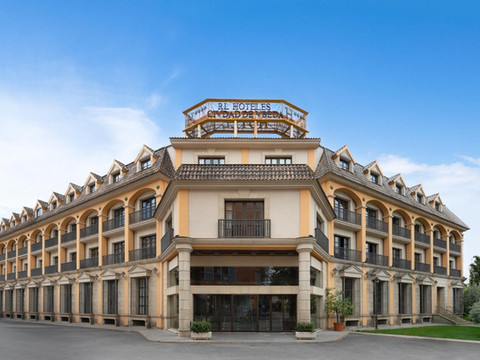 RL乌贝达城市酒店