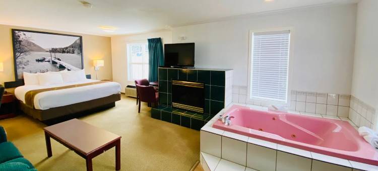 一百哩速8酒店(Super 8 by Wyndham 100 Mile House)图片