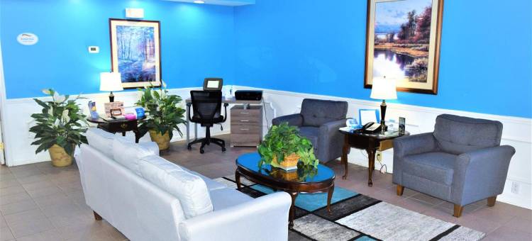 森林之城温德姆呗盟套房酒店(Baymont by Wyndham Forest City)图片