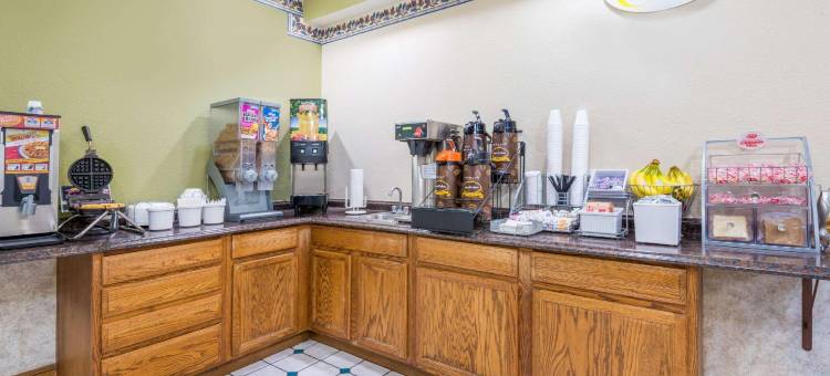 普拉特城堪萨斯城区温德姆速8酒店(Super 8 by Wyndham Platte City/KCI Airport North)图片