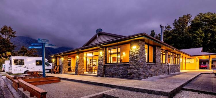 福克斯冰河前10假日公园(Fox Glacier Top 10 Holiday Park)图片