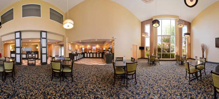 智选假日套房酒店比塞洛斯(Holiday Inn Express & Suites Bucyrus)图片