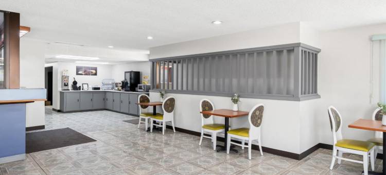 恩波里亚伊克诺旅馆(Econo Lodge)图片