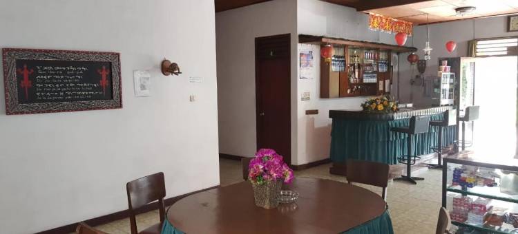 奥利伯特帕拉帕特阿吉巴塔米特拉红门酒店(Hotel Olibert Parapat Ajibata Mitra RedDoorz)图片