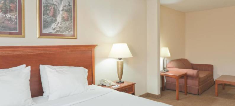 波塔吉呗盟套房酒店(Baymont by Wyndham Portage Indiana Dunes)图片