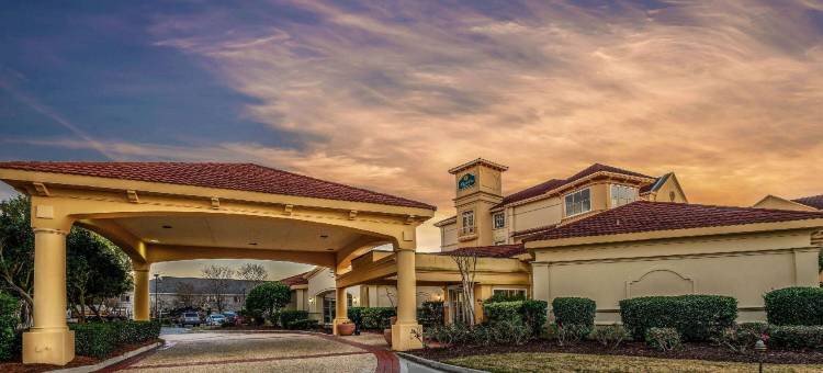 默特尔比奇百老汇区拉昆塔温德姆套房酒店(La Quinta Inn & Suites by Wyndham Myrtle Beach Broadway Area)图片