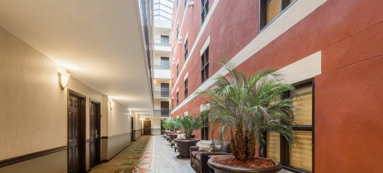 Staybridge Suites Savannah Historic District图片