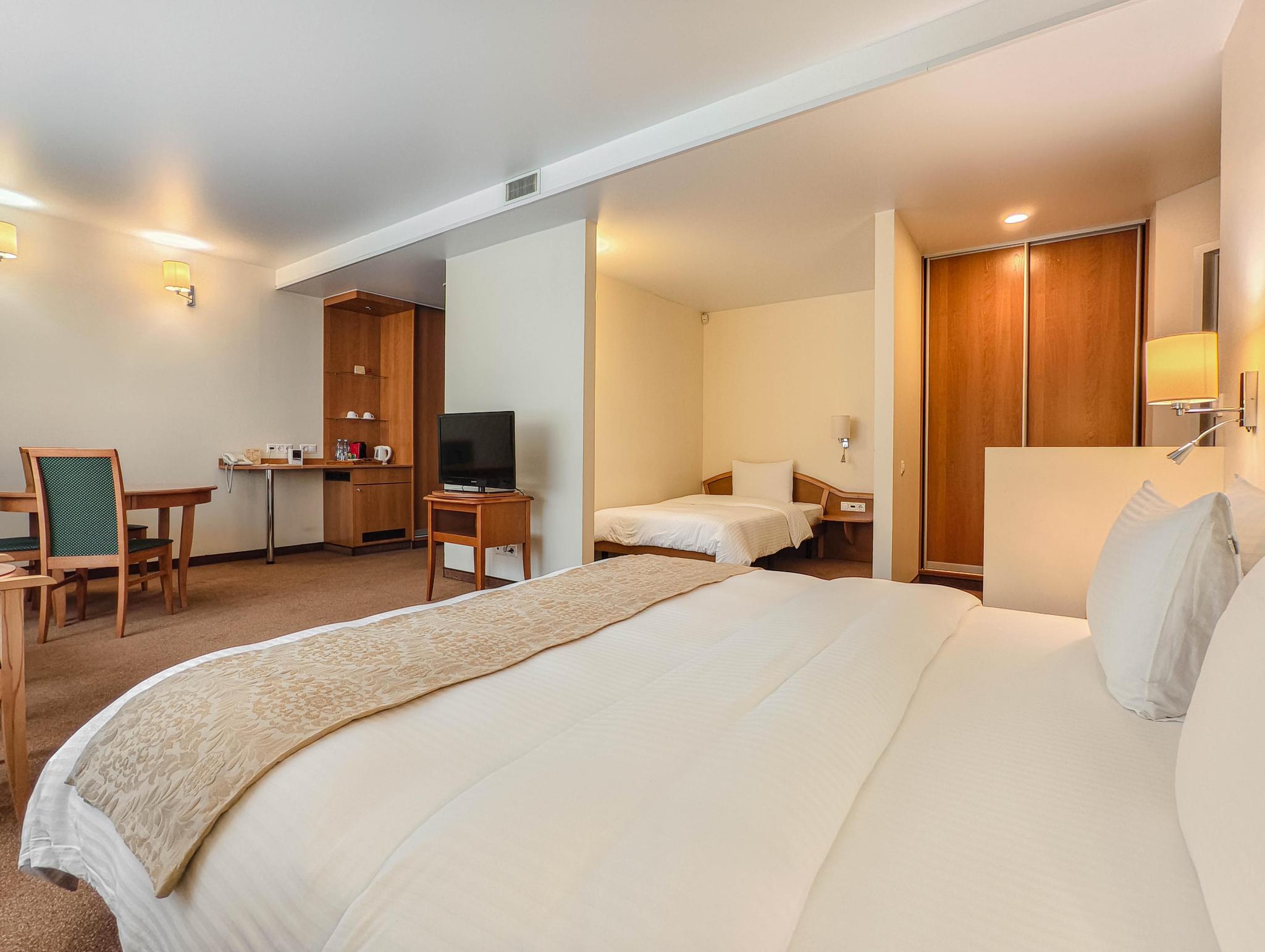 Dom Hotel ClassicOver view