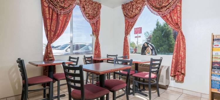 伯纳利洛速8酒店(Super 8 by Wyndham Bernalillo)图片