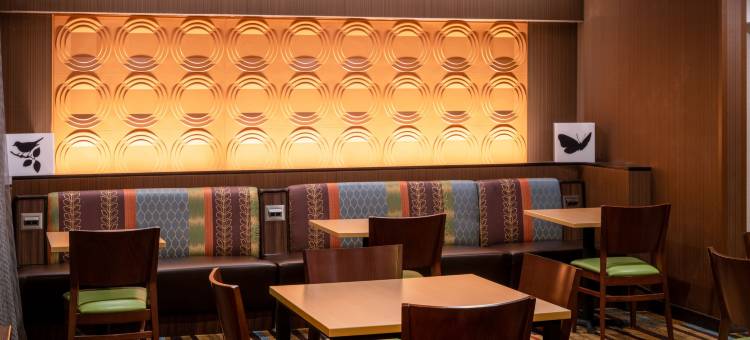 丹佛奥罗拉/医疗中心万枫酒店(Fairfield Inn & Suites Denver Aurora/Medical Center)图片