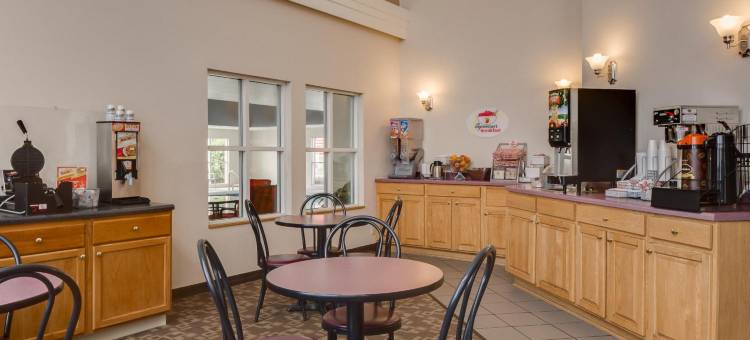 梅诺莫尼速8酒店(Super 8 by Wyndham Menomonie WI)图片