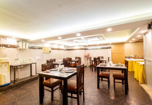 Hotel the Gold Inn - Walking Distance from Gaffar Market Karol Bagh Delhi Hotel Overview