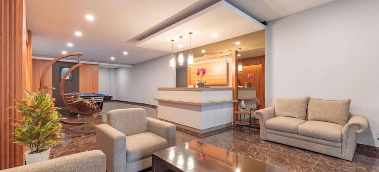 桑斯维布斯苏拉帕西孔福塔酒店(Sans Vibes Surapati Konforta Hotel)图片