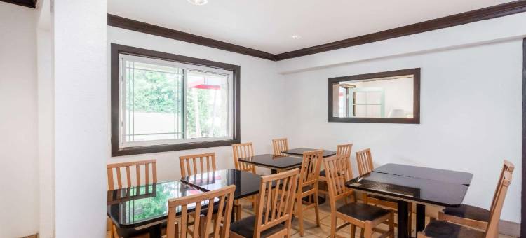 圣迭戈环岛豪生酒店(Howard Johnson by Wyndham San Diego Hotel Circle)图片