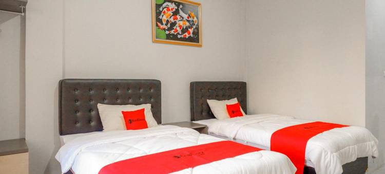 红多兹酒店-近梭罗阿迪苏西普托街(RedDoorz Near Jalan Adi Sucipto Solo)图片