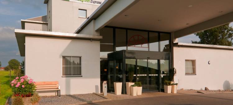 卢塞恩-诺伊恩基希智选假日酒店(Holiday Inn Express Luzern - Neuenkirch)图片