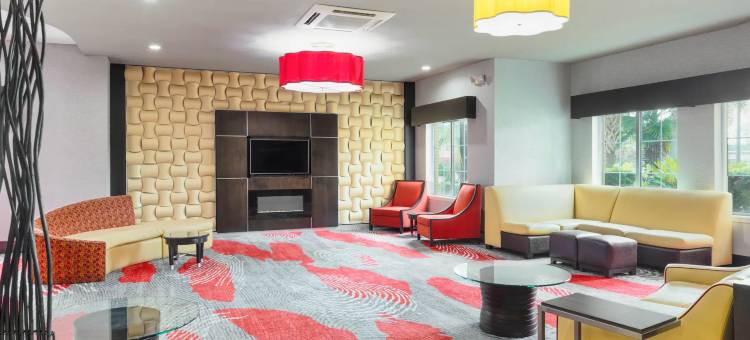 海恩斯维尔斯图尔特堡拉昆塔温德姆套房酒店(La Quinta Inn & Suites by Wyndham Hinesville - Fort Stewart)图片