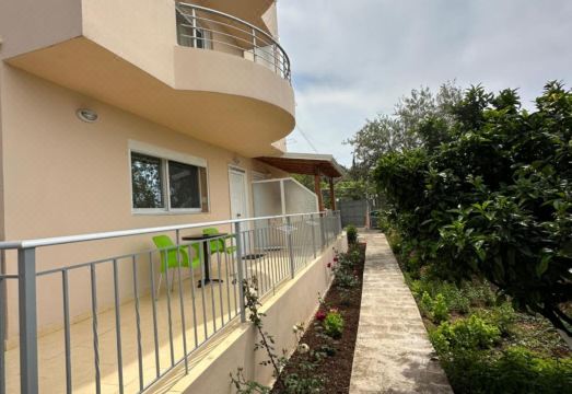 Anna House Dhermi Hotel Overview