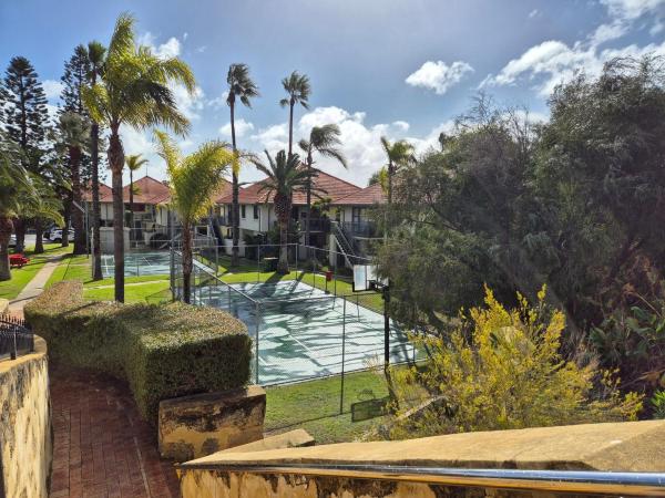 Mandurah Family Resort Hotel Overview