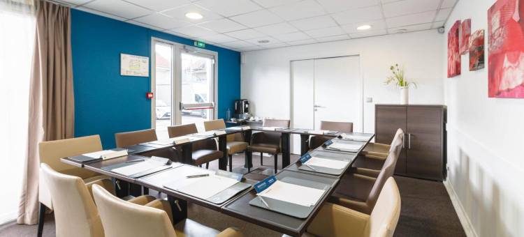 利昂东部布隆康铂酒店(Campanile NATURE - Lyon Est Bron Eurexpo)图片