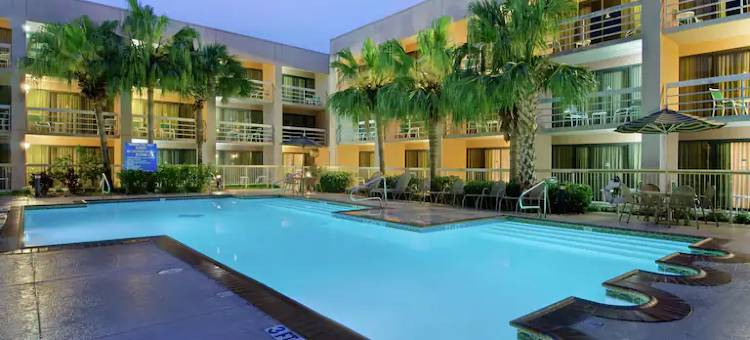 休斯顿哈比机场希尔顿逸林酒店(DoubleTree by Hilton Hotel Houston Hobby Airport)图片