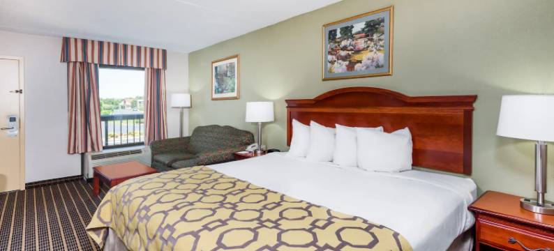 克拉克斯维尔东北呗盟套房酒店(Baymont by Wyndham Clarksville Northeast)图片