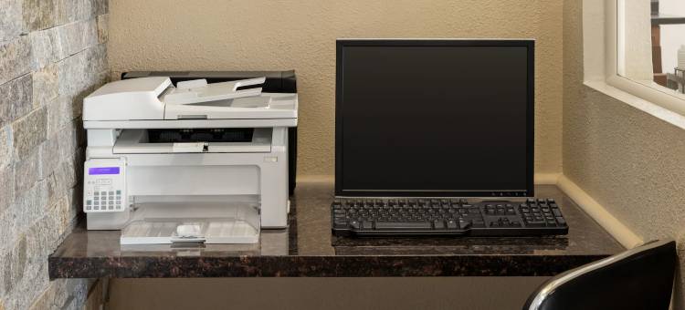 锡达拉皮兹呗盟套房酒店(Baymont by Wyndham Cedar Rapids)图片