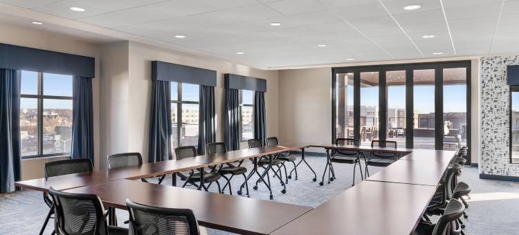 密尔沃基布鲁克菲尔德白杨溪 Residence Inn 酒店(Residence Inn Milwaukee Brookfield at Poplar Creek)图片