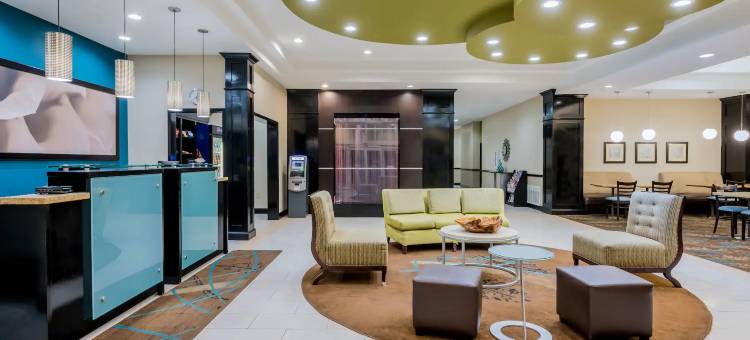 马歇尔拉昆塔温德姆套房酒店(La Quinta Inn & Suites by Wyndham Marshall)图片