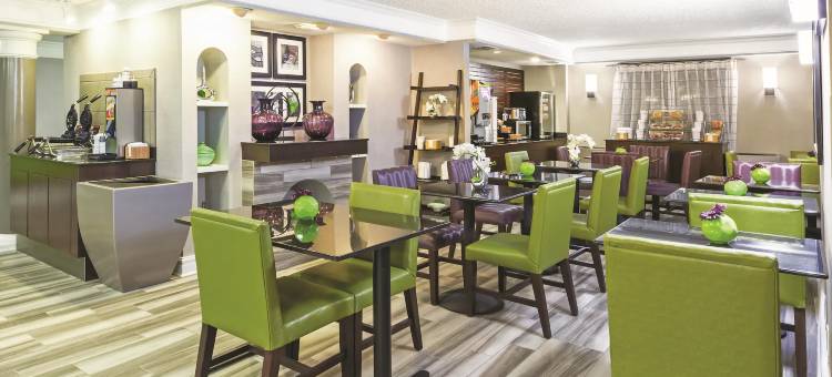 米德兰拉昆塔温德姆酒店(La Quinta Inn by Wyndham Midland)图片