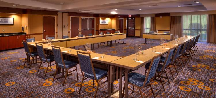 堪萨斯城肖尼万怡酒店(Courtyard Kansas City Shawnee)图片