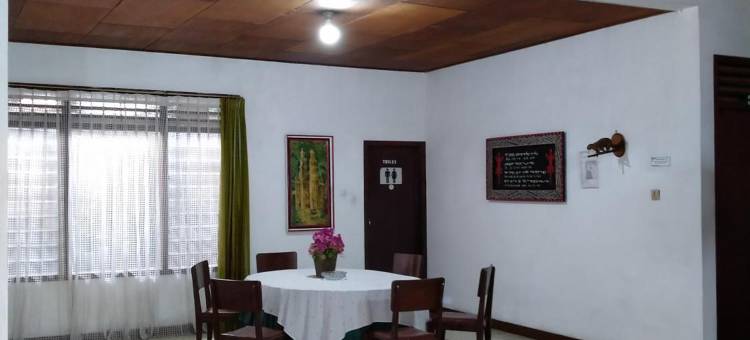 奥利伯特帕拉帕特阿吉巴塔米特拉红门酒店(Hotel Olibert Parapat Ajibata Mitra RedDoorz)图片