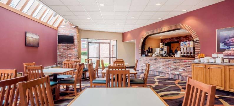 州立学院温德姆速8酒店(Super 8 by Wyndham State College)图片