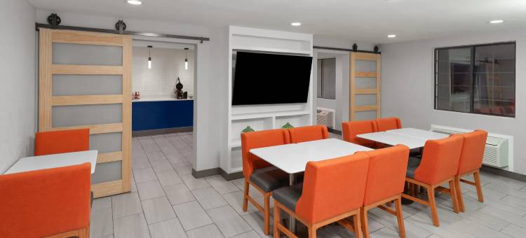 尚佩恩拉昆塔温德姆酒店(La Quinta Inn by Wyndham Champaign)图片