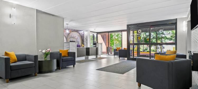 斯特布里奇拉昆塔温德姆套房酒店(La Quinta Inn & Suites by Wyndham Sturbridge)图片