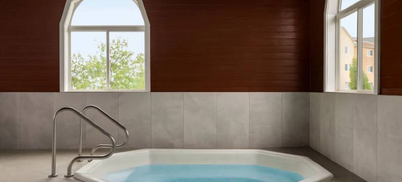 拉昆塔温德姆酒店套房佩鲁饥饿岩石州立公园(La Quinta Inn & Suites by Wyndham Peru Starved Rock St Park)图片