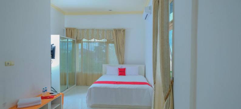 红多兹伊斯兰酒店-近芒库拉特拉姆邦博物馆2号(RedDoorz Syariah Near Museum Lambung Mangkurat 2)图片