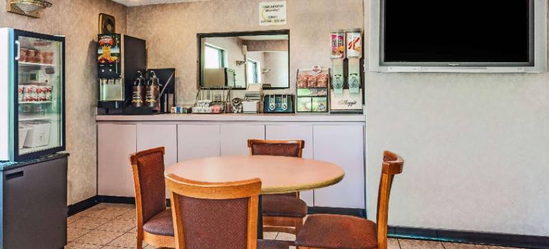 斯托克布里奇速8酒店(Super 8 by Wyndham Stockbridge)图片