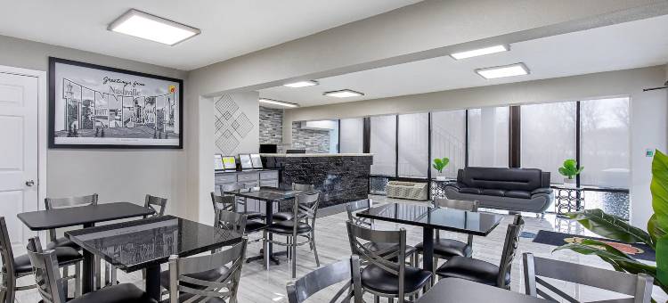 纳什维尔西温德姆速8酒店(Super 8 by Wyndham Nashville West)图片