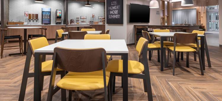 达拉斯沃斯堡机场北 - 欧文万枫酒店(Fairfield Inn & Suites Dallas DFW Airport North/ Irving)图片