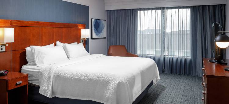 长岛麦克阿瑟机场万怡酒店(Courtyard Long Island MacArthur Airport)图片