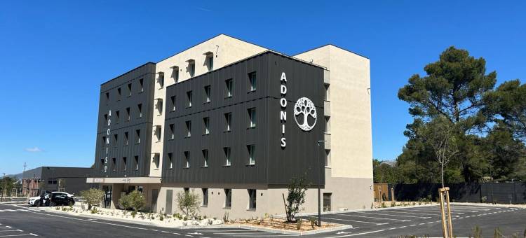 阿多尼斯勒卡斯特莱(Adonis le Castellet)图片