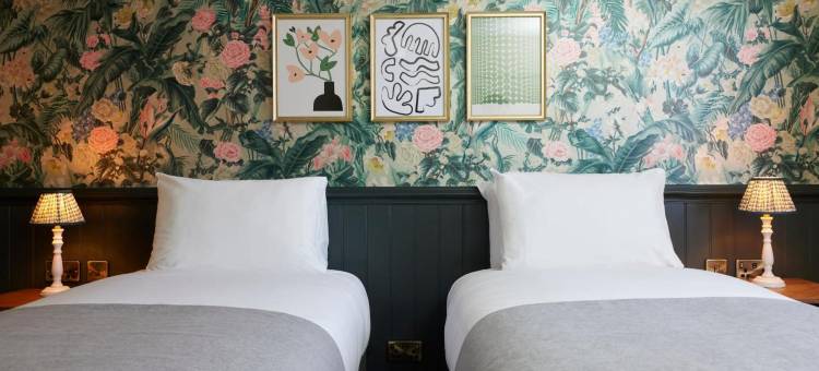 白鹿晚安旅店(The White Hart Inn by Greene King Inns)图片